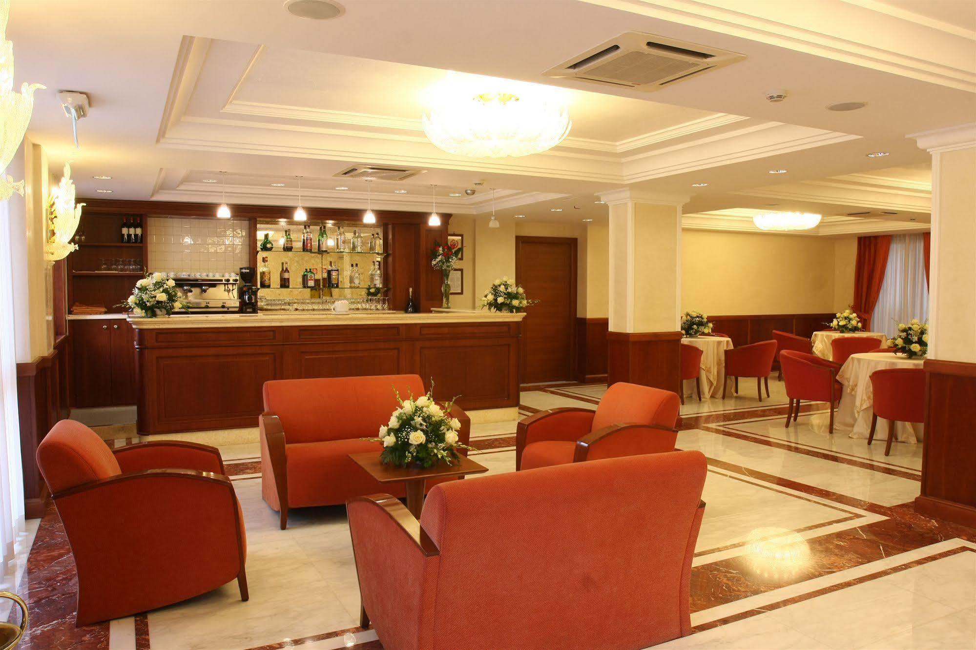 Hotel Ristorante Rossemi Сан-Джованні-Ротондо Екстер'єр фото