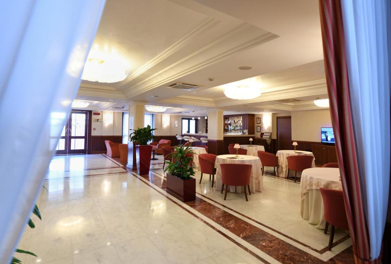 Hotel Ristorante Rossemi Сан-Джованні-Ротондо Екстер'єр фото